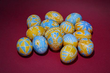 Sinikeltaiset munat muistuttavat Ukrainan tilanteesta.