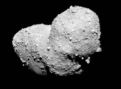 Arvokkaat asteroidit pitäisi pystyä tunnistamaan teleskoopeilla. Lähiasteroidi Itokawa paljastui löyhäksi soraläjäksi, kun japanilainen luotain kävi tutkimassa sitä 2005. Metalliset asteroidit ovat tiheämpiä.