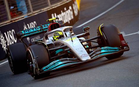 Lewis Hamilton ajoi neljänneksi Bakussa.