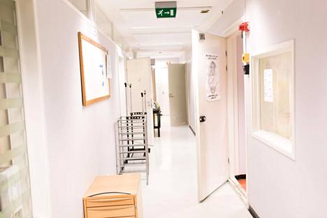 Helsingin Global Clinic eli paperittomien klinikka kuvattuna vuonna 2017. Klinikka toimii pääosin vapaaehtoisvoimin.