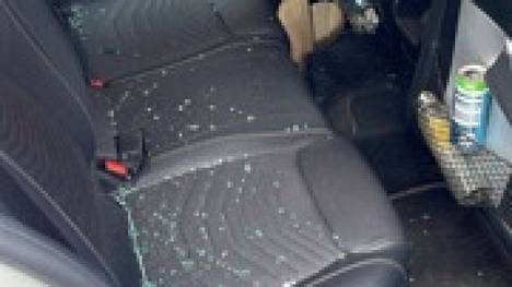 Shideh Karamin auton takalasi rikottiin Korkeavuorenkadulla.