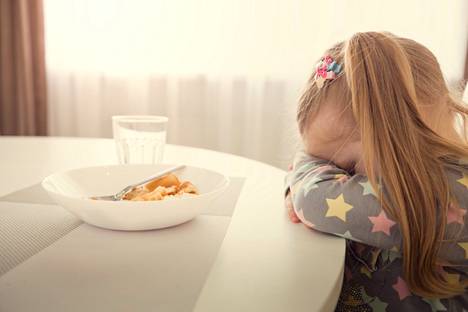Jos lapsi nirsoilee ruokapöydässä, syy saattaa olla muualla kuin ruoassa –  Yksi kysymys auttaa tilanteen purkamisessa, sanoo lastenpsykiatri - Perhe |  