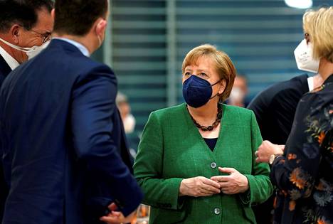 Saksan liittokansleri Angela Merkel hallituksensa viikkokokouksessa Berliinissä keskiviikkona.