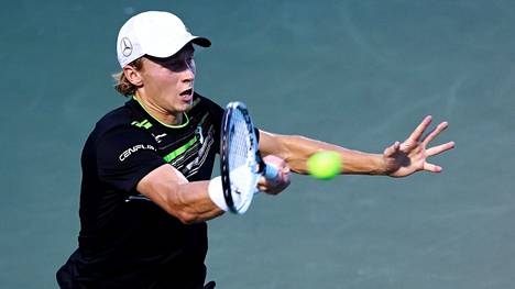 Tennis | Emil Ruusuvuori pääsi luovutuksella nelinpelin kolmannelle kierrokselle US Openissa