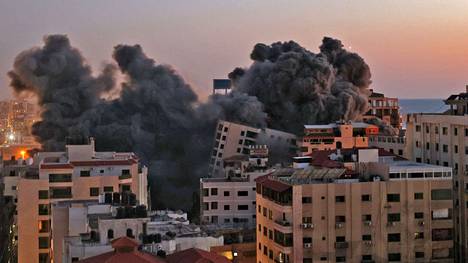Lähi-itä | Israel pommitti Hamasin 13-kerroksisen talon Gazassa, Hamasin ampuma raketti osui rakennukseen Tel Avivissa
