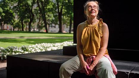 60-vuotias | Kuvataiteilija Silja Puranen tutkii taiteessaan ihmisen suhdetta ympäristöönsä – ”Vinksahtaneisuus on tietoista ja harkittua”