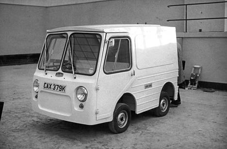 Englantilainen Morrison-yhtiö on rakentanut erittäin hyvin toimivan jakeluauton, jota on käytössä tällä hetkellä satamäärin mm. Belgiassa. Sen toimintasäde riittää mainiosti päivän kuljetuksiin.
