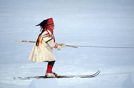 Nils-Aslak Valkeapää Lillehammerin olympialaisten avajaisissa helmikuussa 1994. 