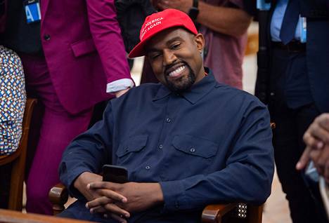 Kanye West Ilmoitti Osallistuvansa Yhdysvaltojen Presidenttikisaan Julkisuustempauksistaan Tuttu Artisti On Kulkenut Yli Vuosikymmenen Kohusta Seuraavaan Kulttuuri Hs Fi