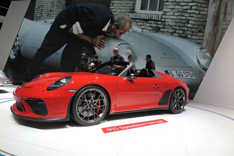 Tämä Porsche oli esillä Pariisin autonäyttelyssä 2018. 