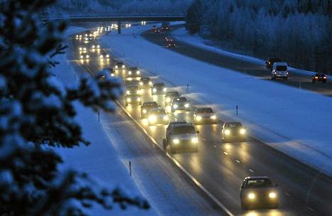 Liikennettä 3-tiellä Riihimäellä joulukuussa 2010. 