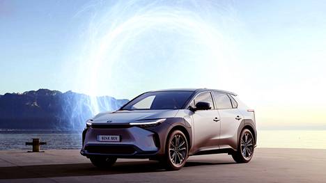 Toyota aikoo esitellä vuoteen 2025 mennessä jopa 15 uutta täyssähköistä mallia.
