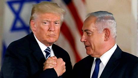 Lehti: Israelin uskotaan asentaneen vakoilu­laitteita Washingtonissa kuunnellakseen Trumpin kännykkä­puheluita