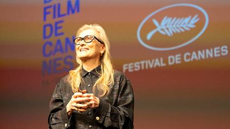 Meryl Streep keskustelutilaisuudessa Cannesin festivaalipalatsissa tiistaina.