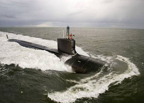 Yhdysvaltain Virginia-luokan ydinsukellusvene Atlantin valtamerellä kuvatussa harjoituksessa helmikuussa. Australia ostaa Yhdysvalloilta ainakin kolme Virginia-luokan alusta viime maanantaina ilmoitetun Aukus-sopimuksen puitteissa.