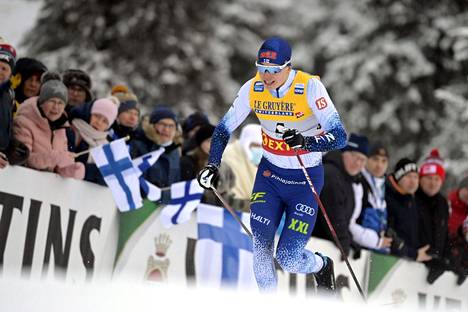Niilo Moilanen on ottanut tällä kaudella myös aikuisten tasolla maailmancupissa ensimmäiset pisteensä. Kuva Rukan sprinttikarsinnasta marraskuulta 2021.
