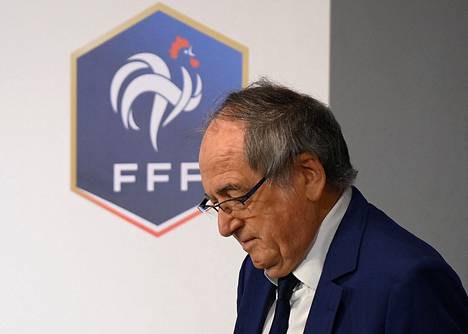 Ranskan jalkapalloliiton puheenjohtajaa Noël Le Graëtia syytetään epäasiallisesta käyttäytymisestä. 