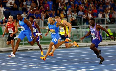 Marcell Jacobs (in the foreground, second from the right) won the 100-meter EC gold in a perfect way.