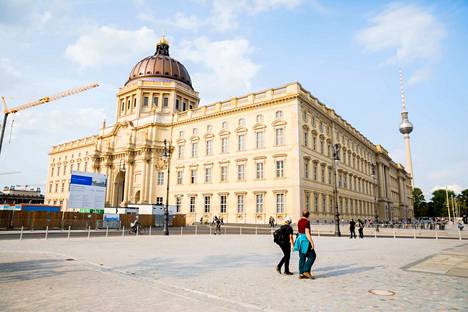Berliinin Humboldt Forumin kolme julkisivua ovat näköiskopioita vanhasta preussilaisesta kuninkaanlinnasta. Kuva elokuulta 2021.