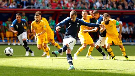 Ranska pystyi kääntämään rankkaridraaman voitoksi – videotuomarointi ensimmäistä kertaa käyttöön MM-kisoissa, Barca-toppari pelasi palloa kädellään