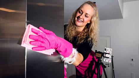 Siivooja Auri Kananen neuvoo, millaisia materiaaleja kotiin kannattaa valita, että siivoaminen olisi mahdollisimman helppoa.