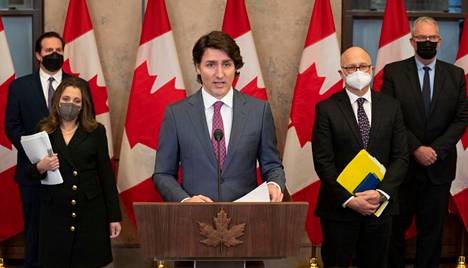 Kanadan pääministeri Justin Trudeau julisti maanantaina 14. helmikuuta paikallista aikaa maahan harvoin käytetyn hätätilan.