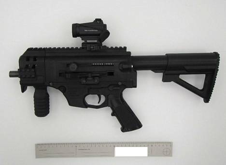 Poliisi takavarikoi Jyväskylän seudulla United Brotherhood -jengin jäseneltä kuvan ampuma-aseen, joka on valmistettu suurelta osin 3d-tulostimella.