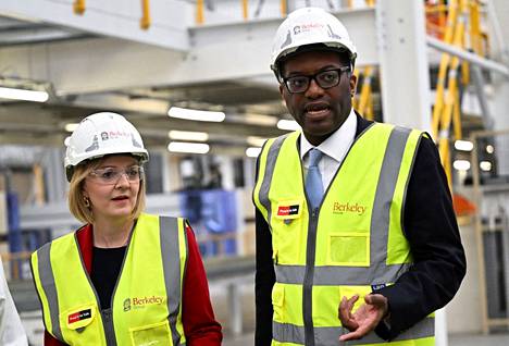 Britannian pääministeri Liz Truss ja valtionvarainministeri Kwasi Kwarteng vierailivat yhdessä rakennustyömaalla Kentissä syyskuun 23. päivänä.