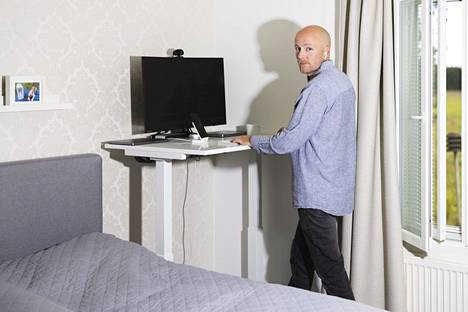 Janne Ratian kotona kuntoilulaite ei ole jäänyt pyykkitelineeksi tai pölyttymään sängyn alle. Työpäivisin kävelymatto on nimittäin kovassa käytössä. 