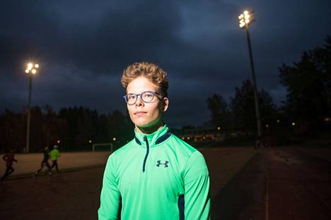 Monilajiurheilija Erik Saravuo on alppihiihdon maajoukkuejuniori, golfaaja ja crosfit-urheilija.