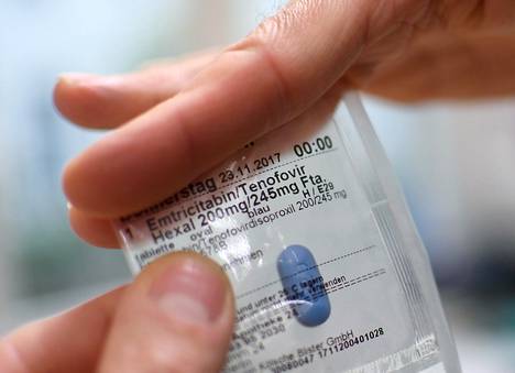 Emtrisitabiini-tabletti, jota käytetään hiv-tartuntoja ehkäisevissä prep-hoidoissa. Kuva on otettu berliiniläisessä apteekissa vuonna 2017.