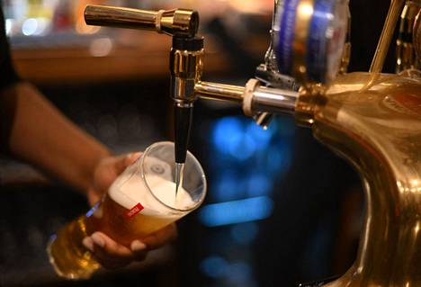 Alkoholin myynti on vaatinut Dubaissa luvan, josta muun muassa kauppojen ja turistikohteiden on aiemmin pitänyt maksaa lisenssimaksu.