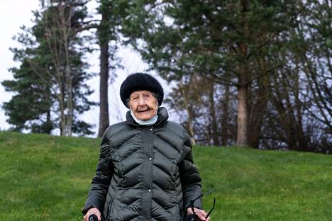 99-vuotias Kaarina Alvajärvi asuu Turussa.
