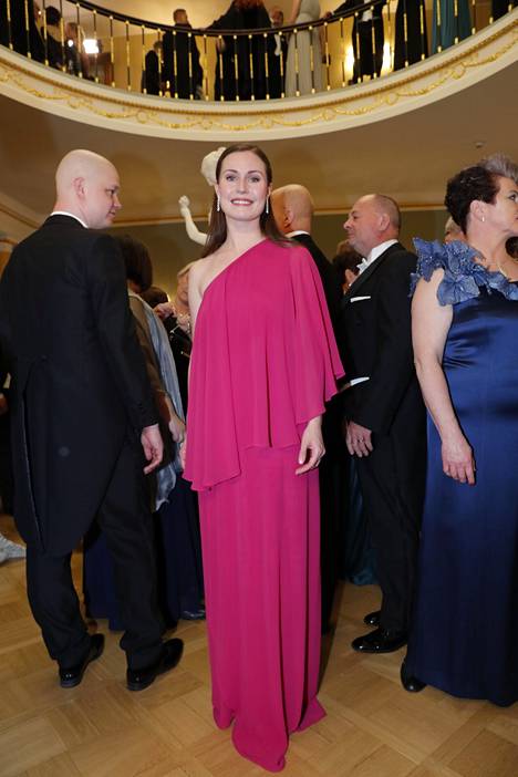 In 2019, Sanna Marin wore a one-shoulder dress designed by Katri Niskanen. 