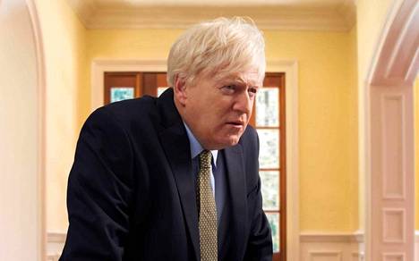 Boris Johnsonia esittää Kenneth Branagh. Muodonmuutos on totaalinen.