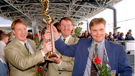 Hannu Aravirta, Curt Lindström ja Timo Jutila ”pojan” kanssa 1995.