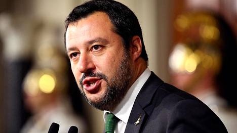 Italian sisäministeri suunnitteli romaniväestön laskentaa, sai arvosteluryöpyn ja päätyi perumaan puheitaan