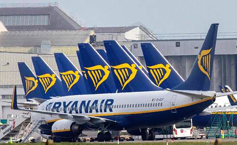 Irlantilaisen halpalentoyhtiön Ryanairin koneita Dublinin lentoaseman lähistöllä 23. maaliskuuta.