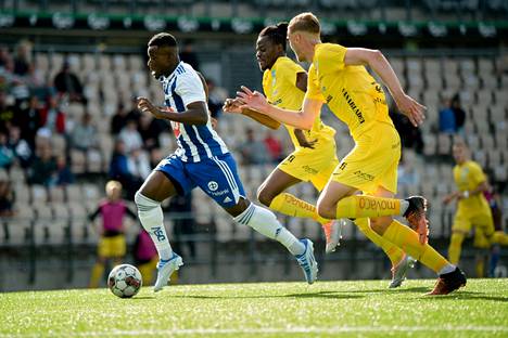 HJK:hon Malmö FF:stä lainasopimuksella siirtynyt Malik Abubakari karkasi VPS:n puolustukselta ja laukoi pystyjuoksunsa päätteeksi maalin Veikkausliiga-debyytissään.