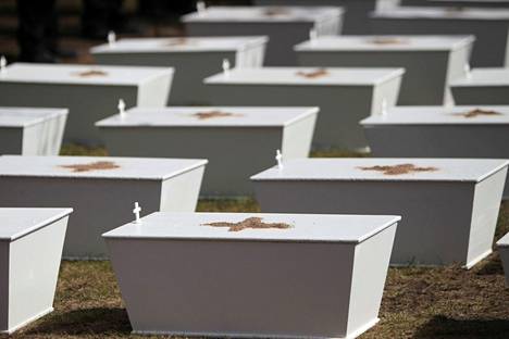 Lappeenrannan sankarihautausmaalla haudattiin 38 tunnistamatonta Venäjältä löydettyä vainajaa toukokuussa 2017
