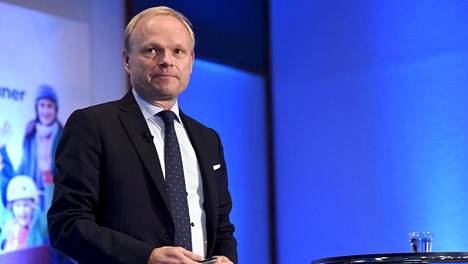 Energiayhtiö Fortumin toimitusjohtaja Pekka Lundmark Espoossa tiedotustilaisuudessa, jossa kerrottiin saksalaisen Uniperin ostosta.