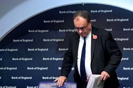 Britannian keskuspankin pääjohtaja Andrew Bailey kertoi ankeista talousnäkymistä torstaina pidetyssä tiedotustilaisuudessa.