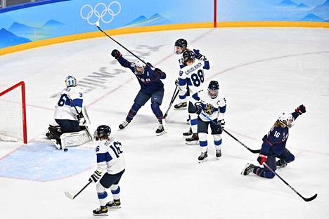Mitä he edes tekevät olympialaisissa? Naisten jääkiekossa on saatu 24  vuodessa aikaan kaksi puolen vuoden ammattilaisjoukkuetta ja yksi  apuraharyhmä - Urheilu 