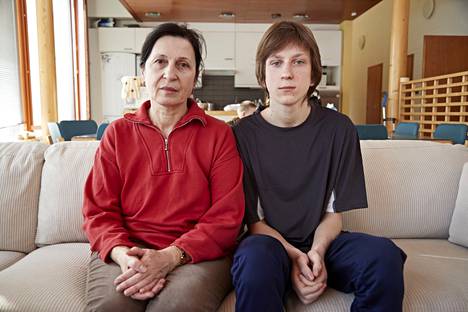 Elena ja hänen 15-vuotias poikansa Dima saapuivat Tervalammelle maanantaina.