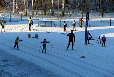 Espoon Leppävaaran urheilupuistossa järjestettiin lasten hiihtokilpailut lauantaina 15. tammikuuta. 