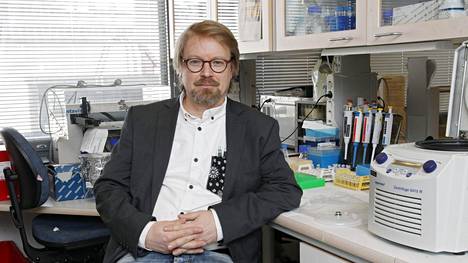 Professori Olli Vapalahden mukaan näyttää yhä todennäköisemmältä, että uudenlaisen koronaviruksen aiheuttamasta taudista on tulossa niin sanotun pandemian kaltainen ilmiö.