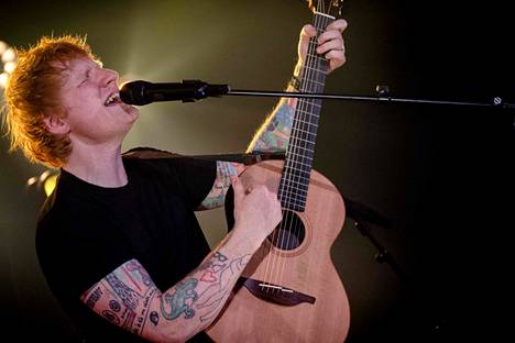 Ed Sheeran esiintymässä Amsterdamissa 5. lokakuuta.