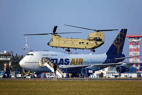Kaakkois-Puolassa sijaitseva Rzeszów-Jasionkan lentokenttä on ollut Ukrainalle annetun aseavun tärkeä logistiikkakeskus.