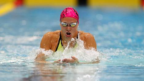 Tuore EM-hopeamitalisti Jenna Laukkanen ui 100 metrin rintauinnin EM-välierissä kolmanneksi uransa toiseksi parhaalla ajalla
