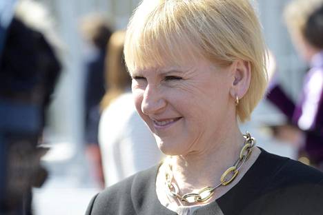 Ruotsissa naisia ja miehiä on päättäjien joukossa tasaisesti. Kuvassa ulkoministeri Margot Wallström.